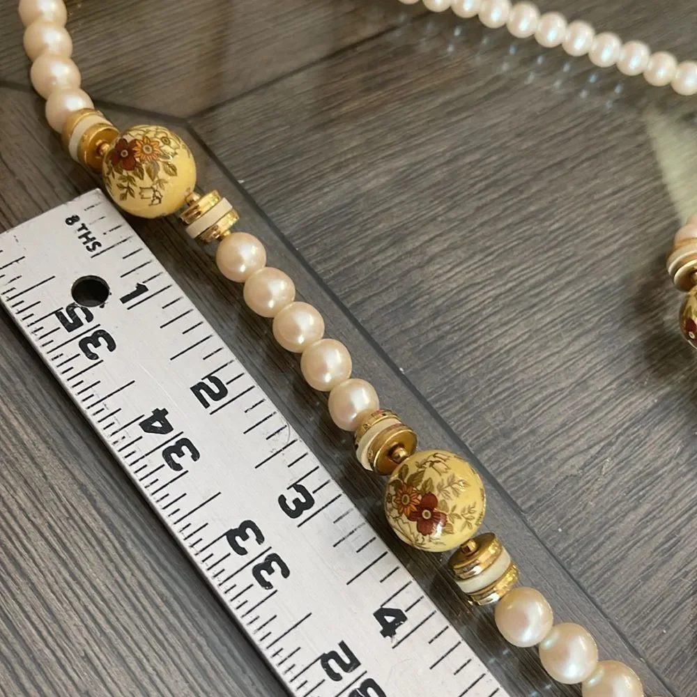 Vintage Japan Floral & Faux Pearl Beaded Necklace